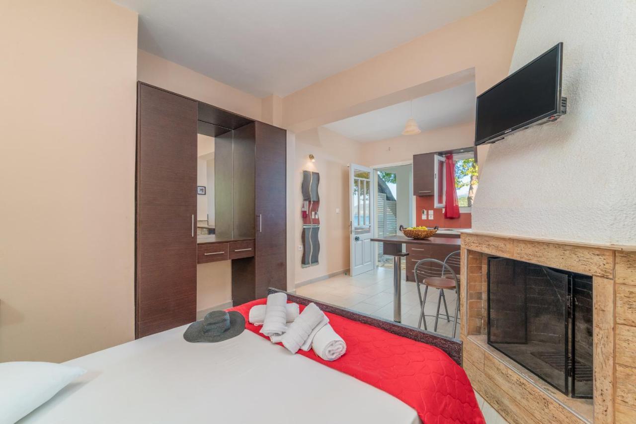 ליגיה Flisvos Seaside Apartments מראה חיצוני תמונה