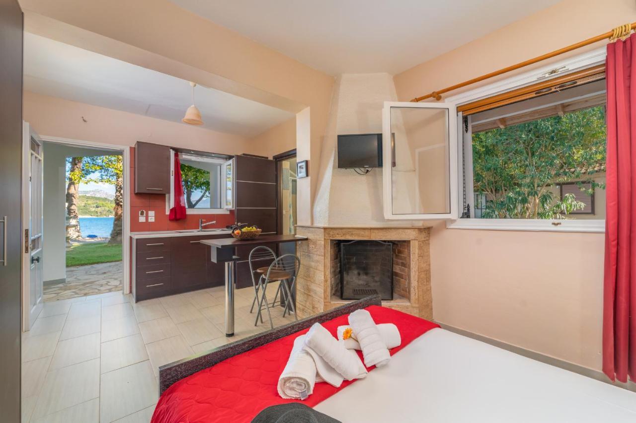 ליגיה Flisvos Seaside Apartments מראה חיצוני תמונה